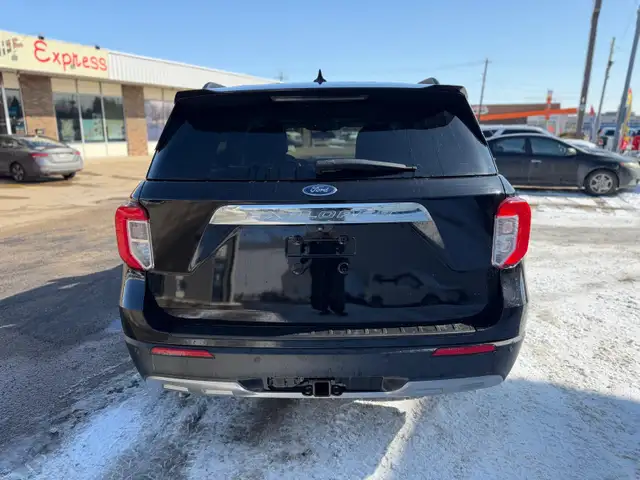 2020 Ford Explorer XLT 4X4 / CAPTAIN CHAIRS / LEATHER LOADED - Photo 4