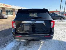 2020 Ford Explorer XLT 4X4 / CAPTAIN CHAIRS / LEATHER LOADED - Photo 4