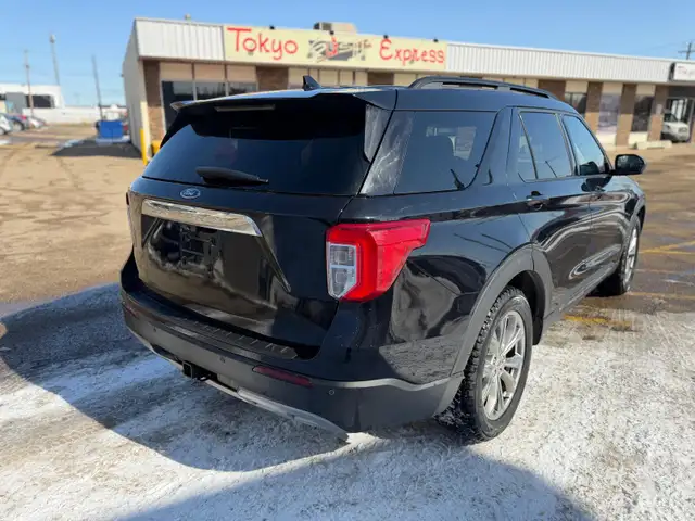 2020 Ford Explorer XLT 4X4 / CAPTAIN CHAIRS / LEATHER LOADED - Photo 5