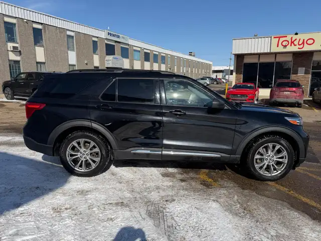 2020 Ford Explorer XLT 4X4 / CAPTAIN CHAIRS / LEATHER LOADED - Photo 6