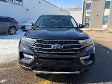 2020 Ford Explorer XLT 4X4 / CAPTAIN CHAIRS / LEATHER LOADED - Photo 8