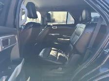 2020 Ford Explorer XLT 4X4 / CAPTAIN CHAIRS / LEATHER LOADED - Photo 10