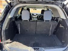 2020 Ford Explorer XLT 4X4 / CAPTAIN CHAIRS / LEATHER LOADED - Photo 12