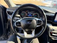 2020 Ford Explorer XLT 4X4 / CAPTAIN CHAIRS / LEATHER LOADED - Photo 17