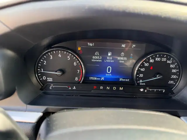 2020 Ford Explorer XLT 4X4 / CAPTAIN CHAIRS / LEATHER LOADED - Photo 18