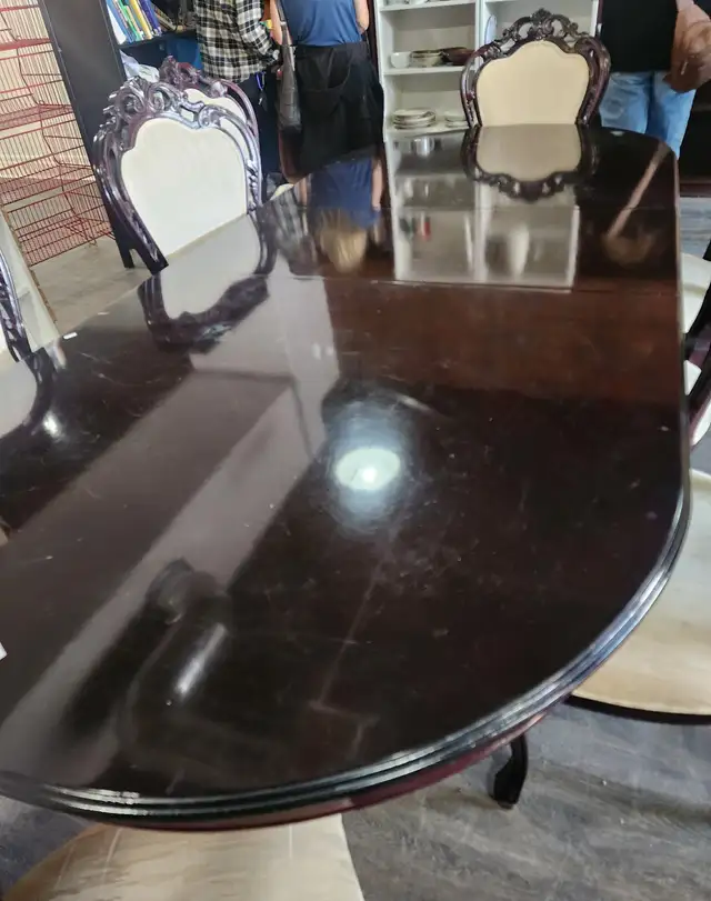 Large table with a leaf and 8 chairs will work fine - Photo 2