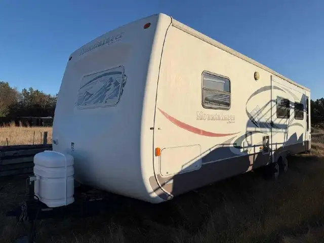 2006 Keystone Montana 315 RLS camper trailer - Photo 3