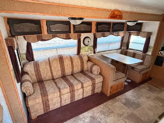 2006 Keystone Montana 315 RLS camper trailer - Photo 5