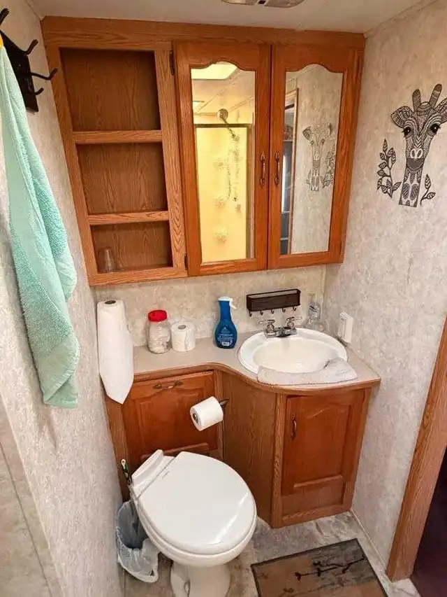 2006 Keystone Montana 315 RLS camper trailer - Photo 7