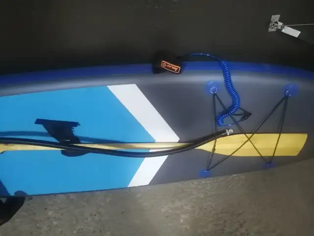INFLATABLE PADDLE BOARD WITH AIR PUMP AND PADDLE - Photo 2