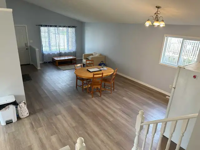 3 rooms Fanshawe student house on Thurman May 1, 2026 ALL INCLSV - Photo 2