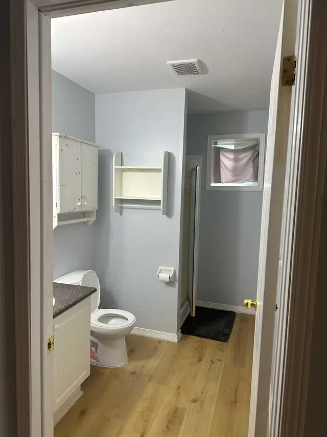 3 rooms Fanshawe student house on Thurman May 1, 2026 ALL INCLSV - Photo 5