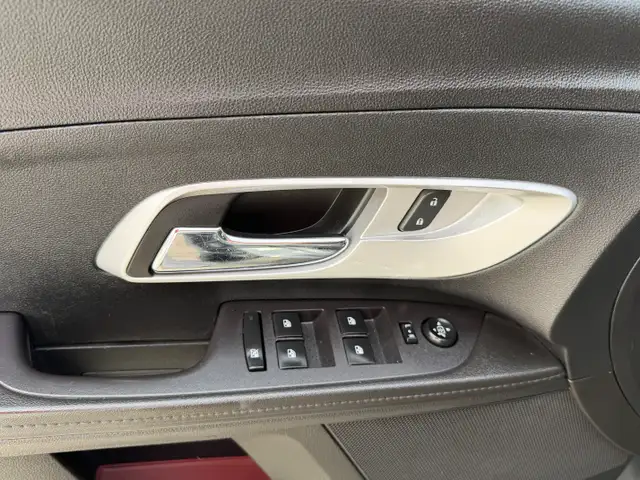 2017 Chevrolet Equinox LT AWD ONLY 118,000KMS! - Photo 12