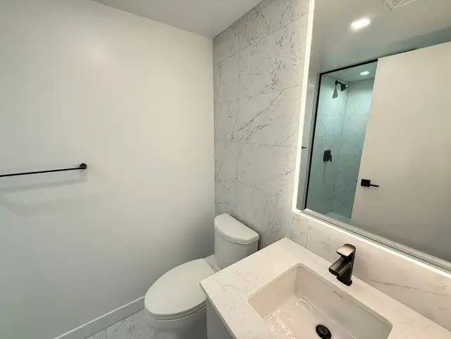Bloor and Sherbourne 3 Bed 3 Bath Luxury Burke Condo for Rent - Photo 7
