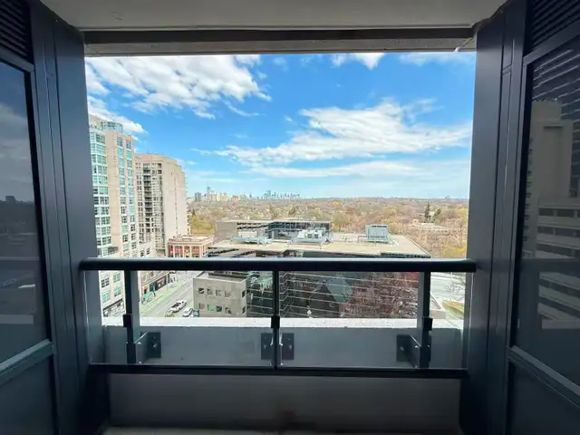 Bloor and Sherbourne 3 Bed 3 Bath Luxury Burke Condo for Rent - Photo 11