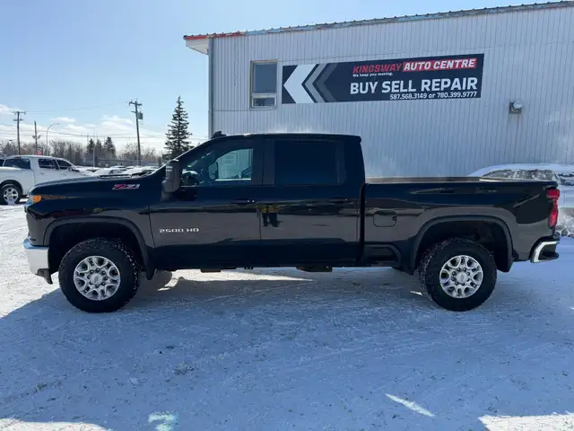2020 Chevrolet Silverado 2500HD LT /6.6L GAS /4X4 /NO ACCIDENTS - Photo 2