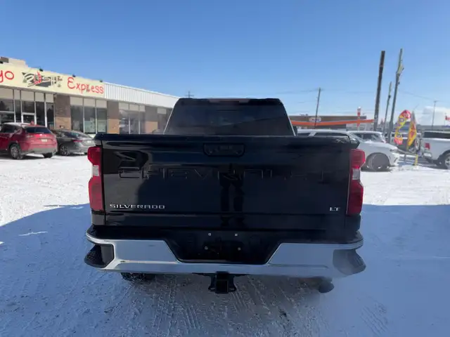 2020 Chevrolet Silverado 2500HD LT /6.6L GAS /4X4 /NO ACCIDENTS - Photo 4