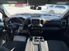 2020 Chevrolet Silverado 2500HD LT /6.6L GAS /4X4 /NO ACCIDENTS - Photo 12