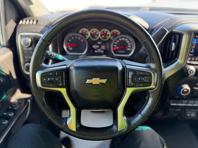 2020 Chevrolet Silverado 2500HD LT /6.6L GAS /4X4 /NO ACCIDENTS - Photo 15