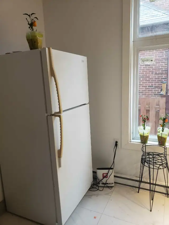 Chambre à louer . Coloration - Photo 2