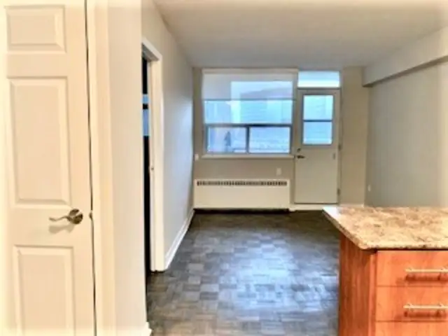 renovated one bedroom - ID 2507 - Photo 4