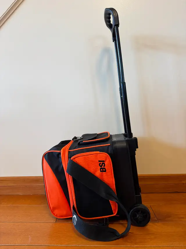 SAC ET BOULE DE BOWLING EN PARFAITE CONDITION - Photo 2