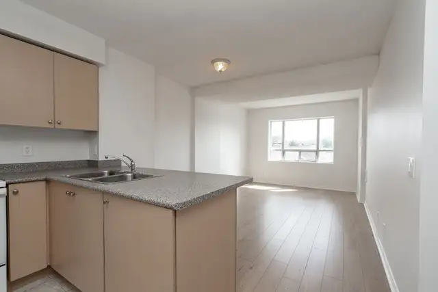 Studio suite, Weston Road and Jane Street - ID 2581 - Photo 4