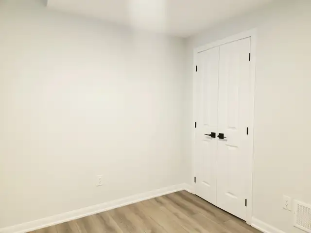 32-401 Glenroy Gilbert Drive  - Brand New And Move-In Ready! $15 - Photo 11