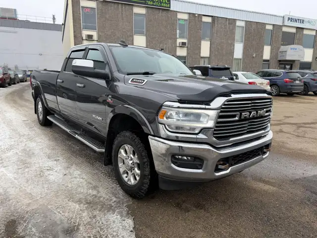 2022 Ram 3500 LARAMIE / 8FT LONG BOX / NO ACCCIDENTS / ONE OWNER - Photo 8