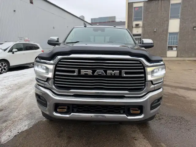 2022 Ram 3500 LARAMIE / 8FT LONG BOX / NO ACCCIDENTS / ONE OWNER - Photo 9