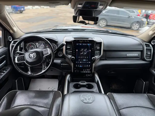 2022 Ram 3500 LARAMIE / 8FT LONG BOX / NO ACCCIDENTS / ONE OWNER - Photo 14