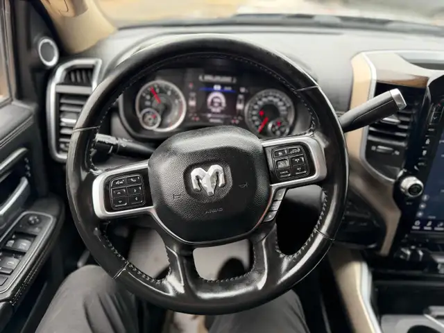 2022 Ram 3500 LARAMIE / 8FT LONG BOX / NO ACCCIDENTS / ONE OWNER - Photo 15