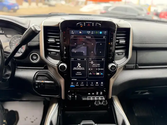 2022 Ram 3500 LARAMIE / 8FT LONG BOX / NO ACCCIDENTS / ONE OWNER - Photo 18