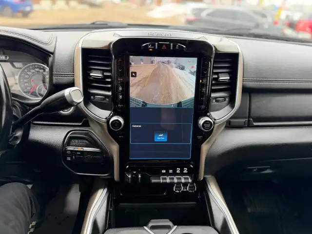 2022 Ram 3500 LARAMIE / 8FT LONG BOX / NO ACCCIDENTS / ONE OWNER - Photo 20