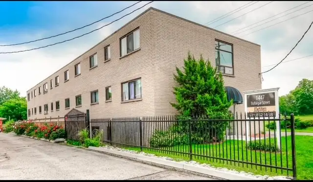 2 BED 1 BATH $1495/MTH