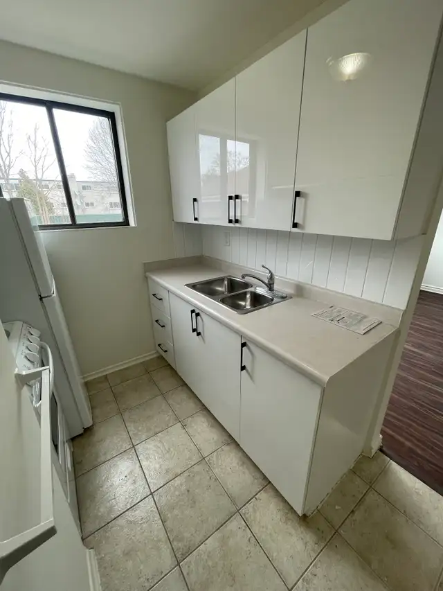 2 BED 1 BATH $1495/MTH - Photo 3