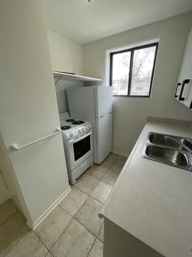2 BED 1 BATH $1495/MTH - Photo 4