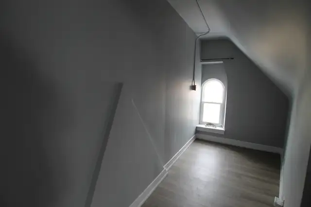 D103 Neeve Street - Bachelor Apartment for Rent - Photo 2