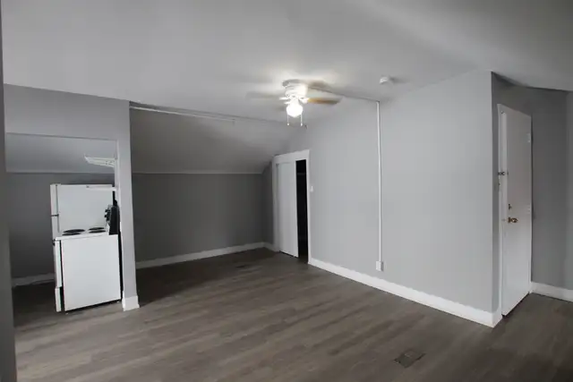 D103 Neeve Street - Bachelor Apartment for Rent - Photo 4