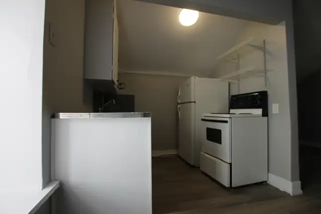 D103 Neeve Street - Bachelor Apartment for Rent - Photo 6