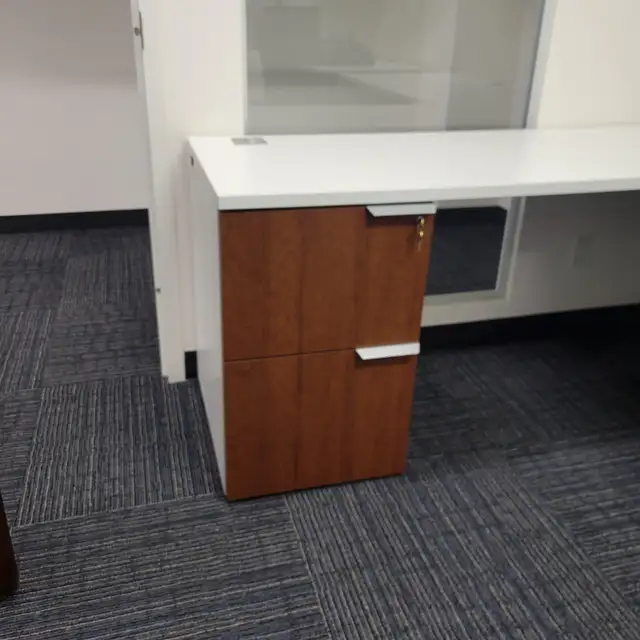 Desks/72x78 L-Shape stations $450 / in excellent condition - Photo 3