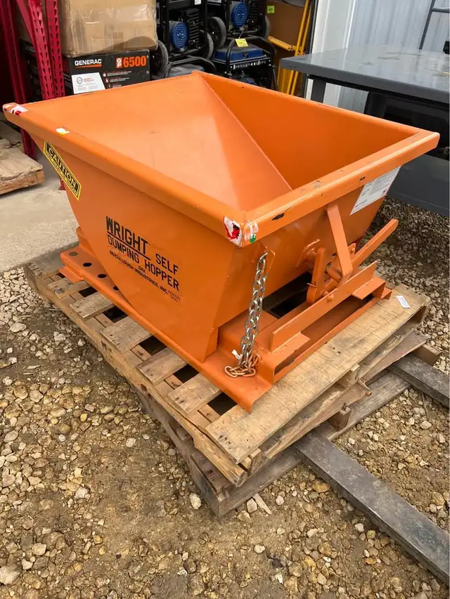 Used 1.5 CY Self Dumping Hopper - Great Condition!