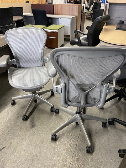 Herman Miller Aeron chairs size C and B $799/excellent condition - Photo 3