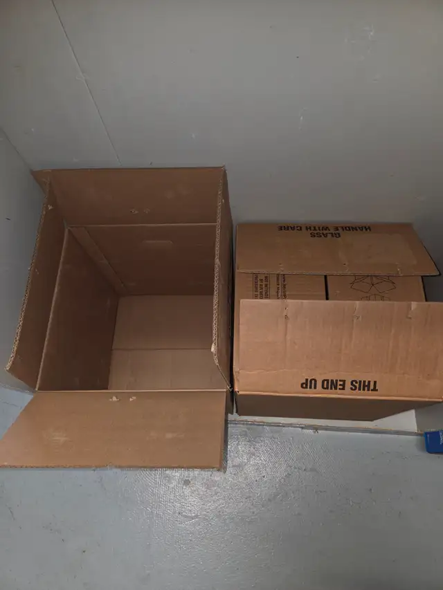 Moving boxes available - Photo 2