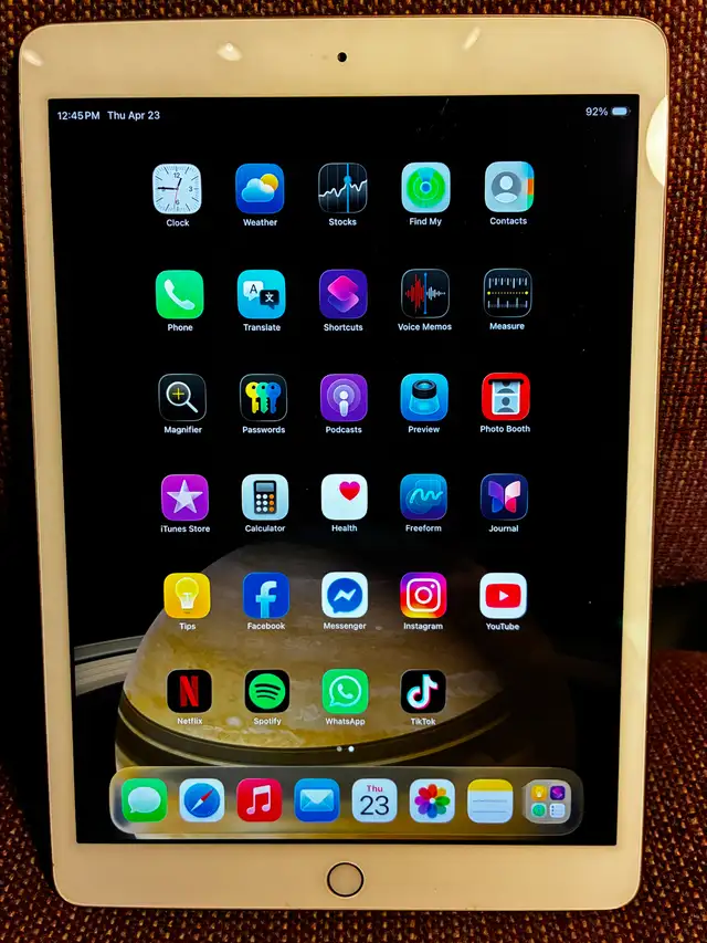 Apple iPad 8th Gen PRISTINE AND CHEAP!