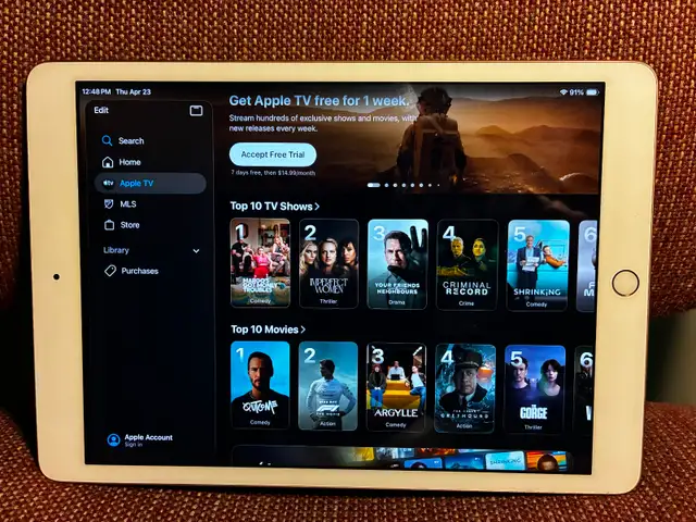 Apple iPad 8th Gen PRISTINE AND CHEAP! - Photo 3