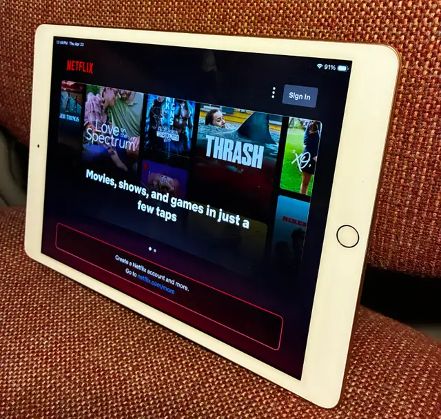 Apple iPad 8th Gen PRISTINE AND CHEAP! - Photo 6