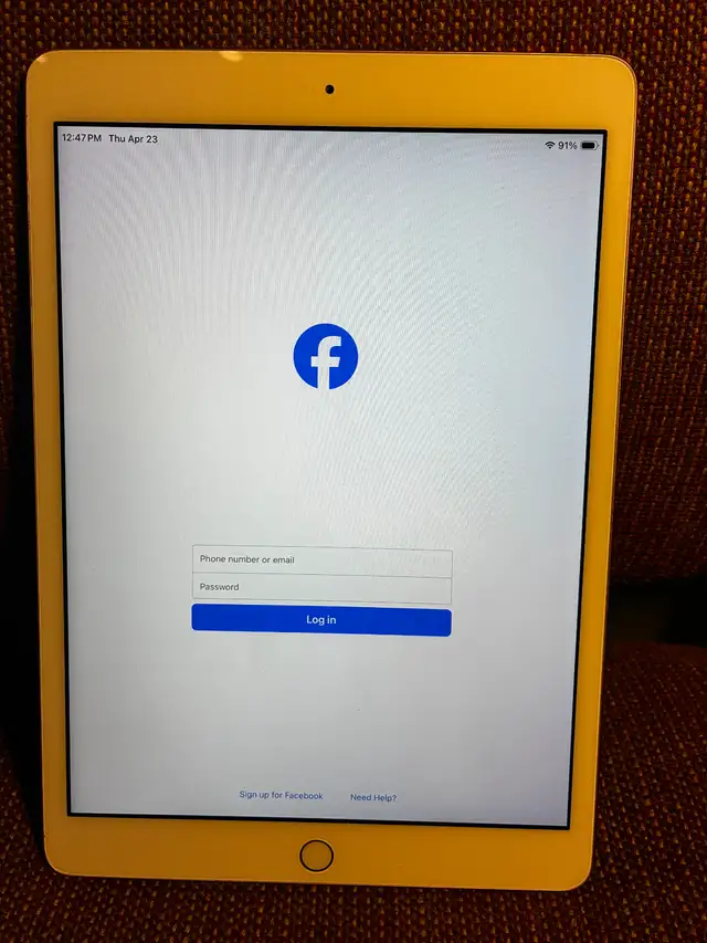 Apple iPad 8th Gen PRISTINE AND CHEAP! - Photo 7