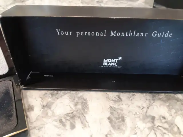 MONT BLANC PEN AND OTHER COLLECTIBLES - Photo 2