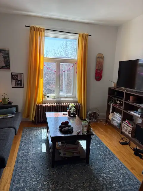 4 1/2 sur plateau Mont-Royal - Juillet